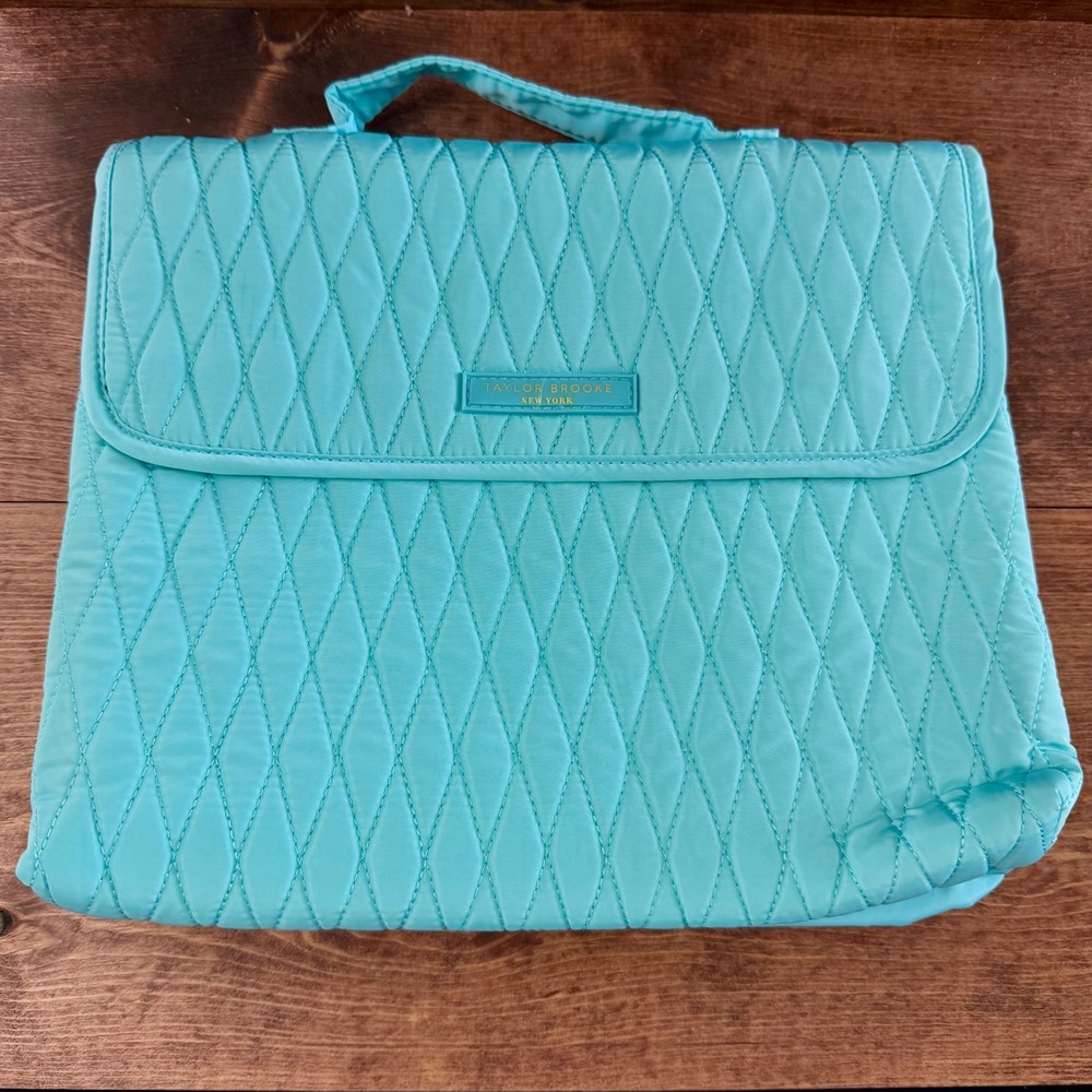 Taylor Brooke New York Quilted Travel Organizer Toiletry Bag Turquoise Blue